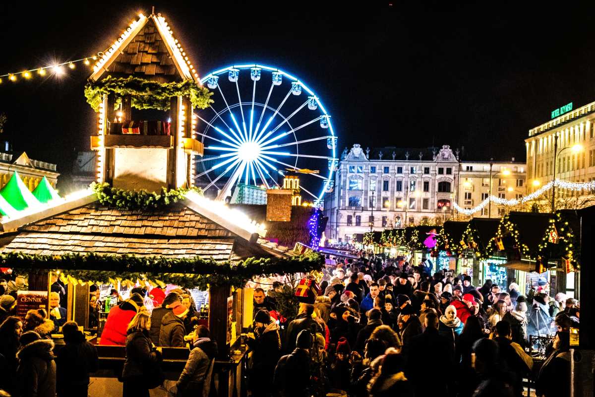 Glühwein jetzt 8 Euro WeihnachtsmarktPreise bedrohen eine Tradition